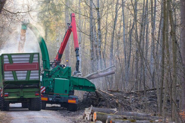 Rolul tocătoarelor de material vegetal în pregătirea terenului pentru construcție