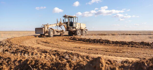 Acasă 62 Ce trebuie să știi despre utilizarea autogrederelor în nivelarea terenului?